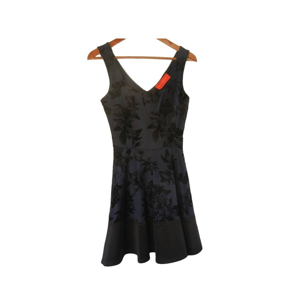 Little black mini dress flared skirt sleeveless Akiri Chicago, gently used